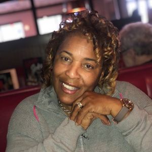 Meet your Posher, Regina